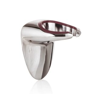   Držiak na fén na vlasy, montovateľný na stenu, pre praktické uskladnenie.